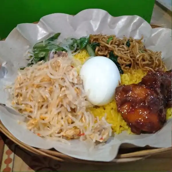 Nasi Kuning Telur | Nasi Kuning Hot Ampana