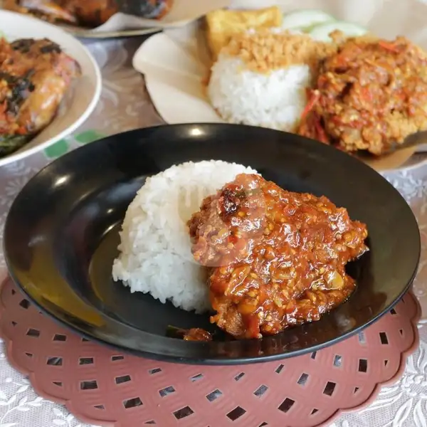 Chicken Pok-Pok + Nasi | Ayam Goreng Nelongso, Dukuh Kupang