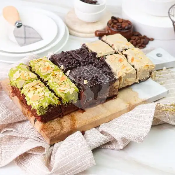 Soft Brownies Topping 3 | Nairayya Bakery