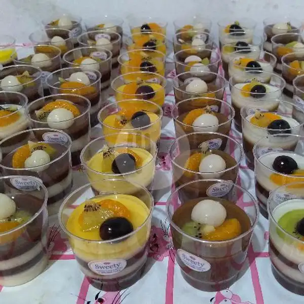 Pudding Zebra in Cup with Fruity | Sweety Pudding