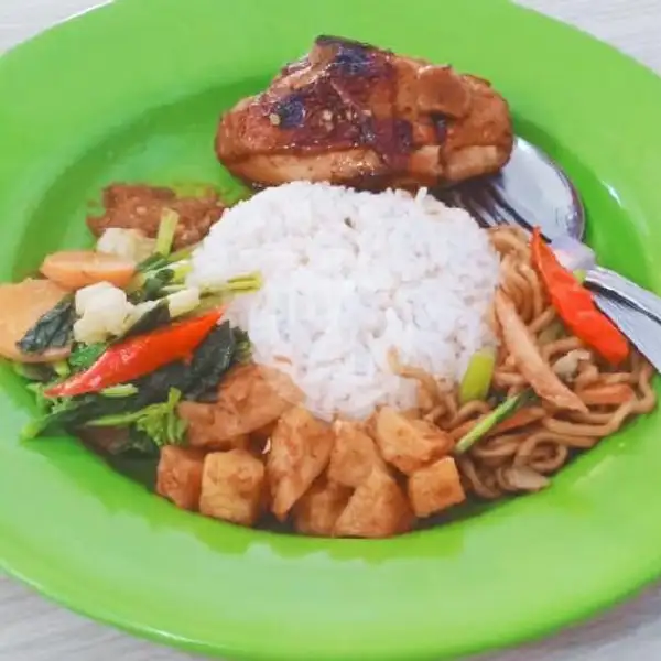 Nasi Campur + Ayam Bakar | Warung Makan Tegal Sederhana