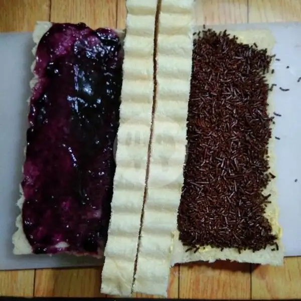 Coklat + Blueberry | Roti Bakar Kotak 