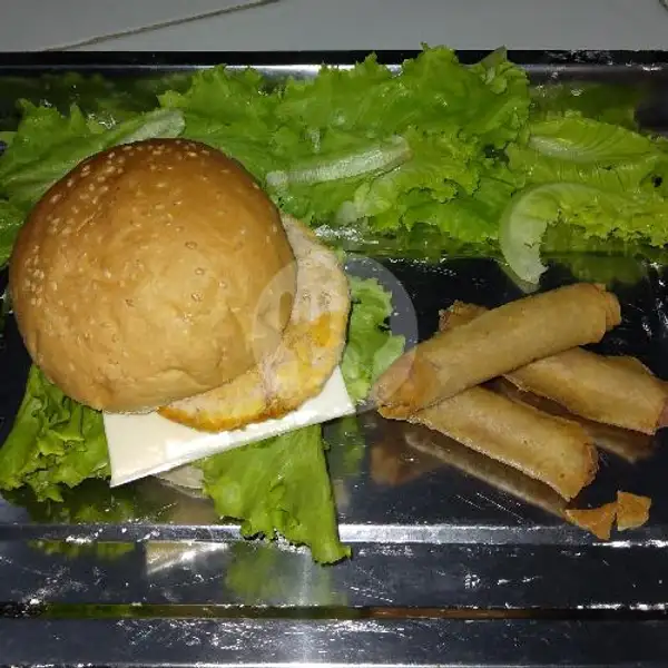 Reg Chicken Burger With Sosis Spring Roll | BURGER M U