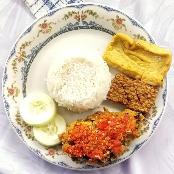 Nasi Ayam Greprek (Teh) | Lekker Sparkling, Sukun