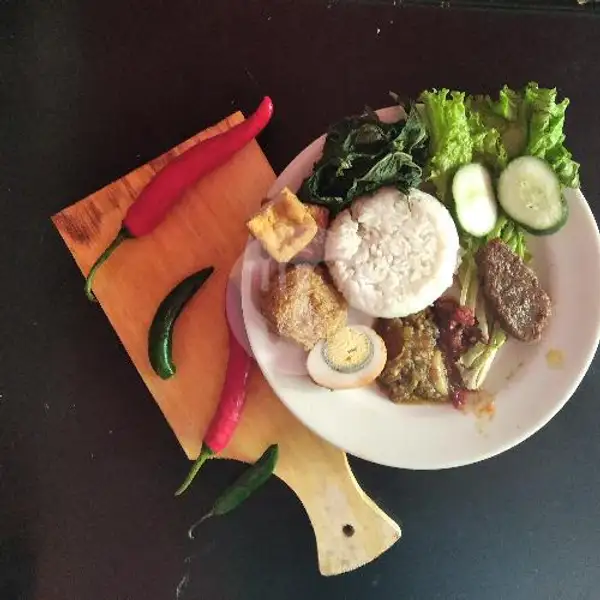Es Teh+Nasi+Rendang +Prekedel+Telor+Sayur+Sambal | Warung Inang Masakan Padang, Tukad Banyusari