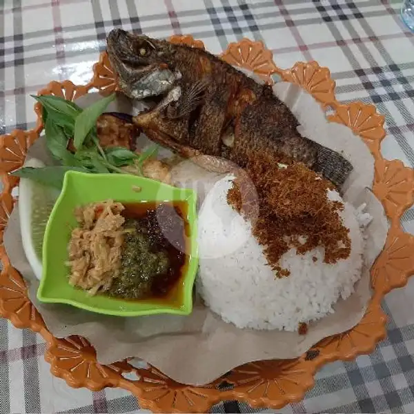 Nasi Nila Goreng + Teh Kotak Sosro | Bebek Sinjaya Kuripan, Banjarmasin Timur