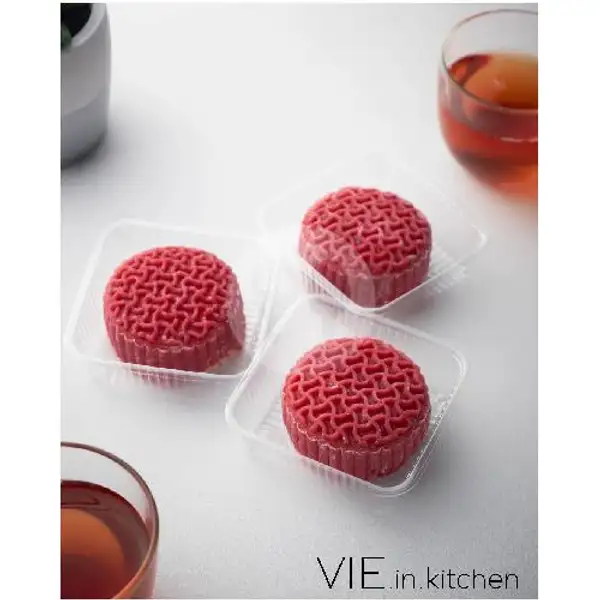 Snowy Mooncake - Red Velvet Strawberry Cream Cheese (Kue Bulan) | Vie.in.kitchen Cookies & Snack , TKI