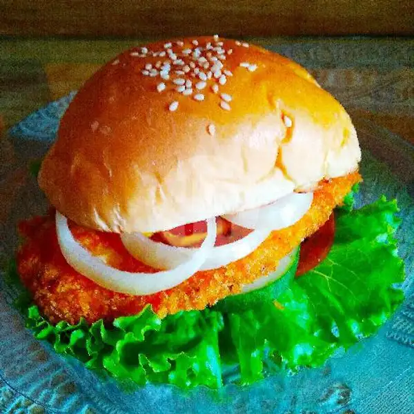 Chicken Schnitzel Burger 100g | Spark Resto And Sports Bar, Prawirotaman