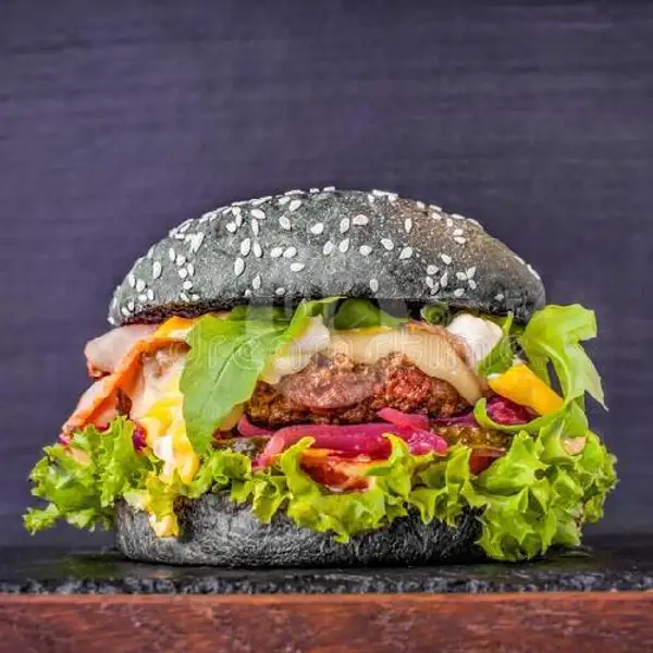 Black Burger + Telur+  Mozarella+ Sayuran | Hotdog Mozarela Kita, Tampan