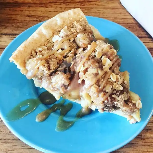 Caramel Apple Pie (Slice) | Anchor Cafe & Roastery, Dermaga Sukajadi