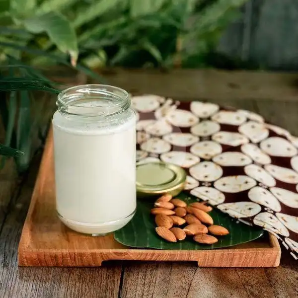 Almond Milk Glass | Bali Buda, Renon