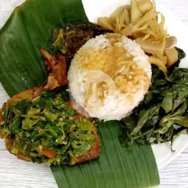 Nasi Ayam Sambel IJO JOSS KOMPLIT | Nasi Padang RM Sinar Family