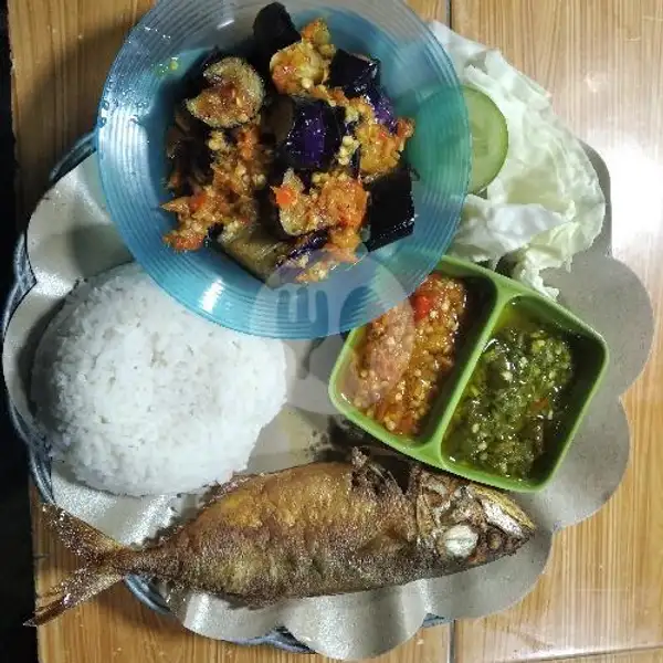 Ikan Asin Paeda +Es Teh Manis | Warung Sambal Petir