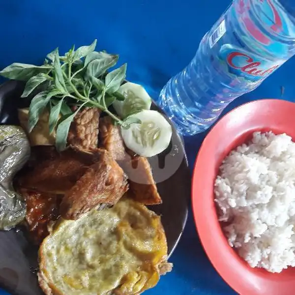 Nasi Ayam + Telur + Air Mineral | Warung 17 Tenggilis, Tenggilis Mejoyo Utara