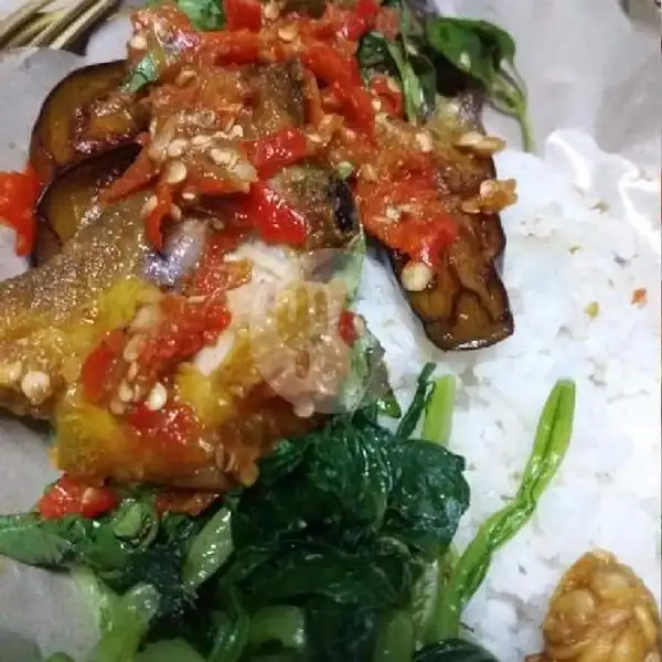 Ayam Goreng + Nasi + Tempe Terong Jengkol + Teh Es | Pondok Geprek Faiz Balado & Sostel, Gang Cendana 1