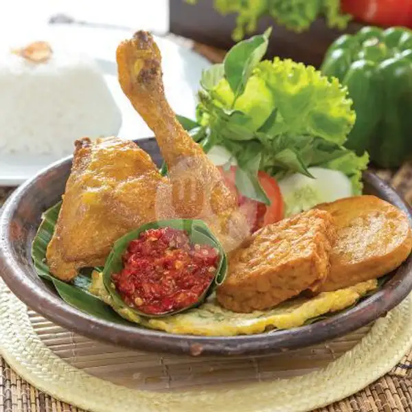Nasi Ayam Penyet Komplit | Bakso Lapangan Tembak Senayan, Kedaton