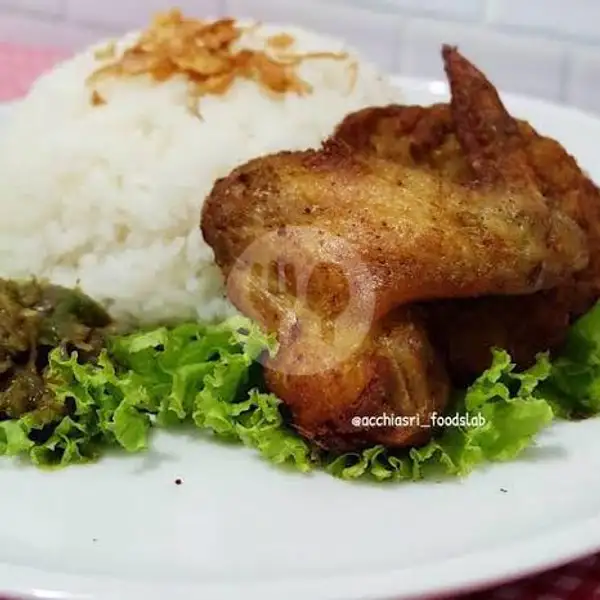PAKOM-E Nasi Sayap Ayam Tahu Tempe Sambal Mede Pedas | Oseng Mercon Brow, Cengkareng