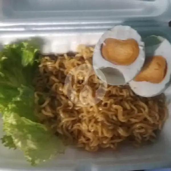 Indomie Goreng + Telur Asin | Depot Chicken Rania, Lebak Rejo Utara