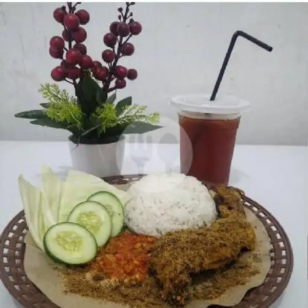 Pket Ayam ( Small ) + Es Teh | Lalapan Sidomulyo Cong Wildan, Tukad Batanghari