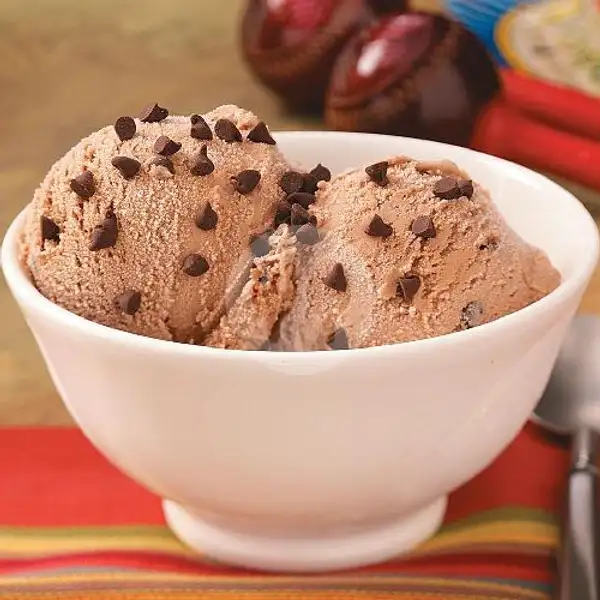 Ice Cream Choklat Choco Chip | ADONAI ICE Cream