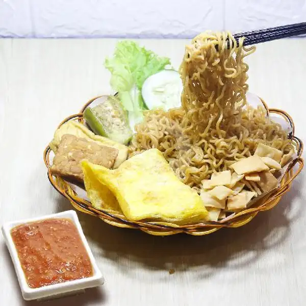 Indomie Telor Dadar Penyet | Resto Mau? (Ayam Geprek, Indomie, Paru, Pisang Keju), Gubeng