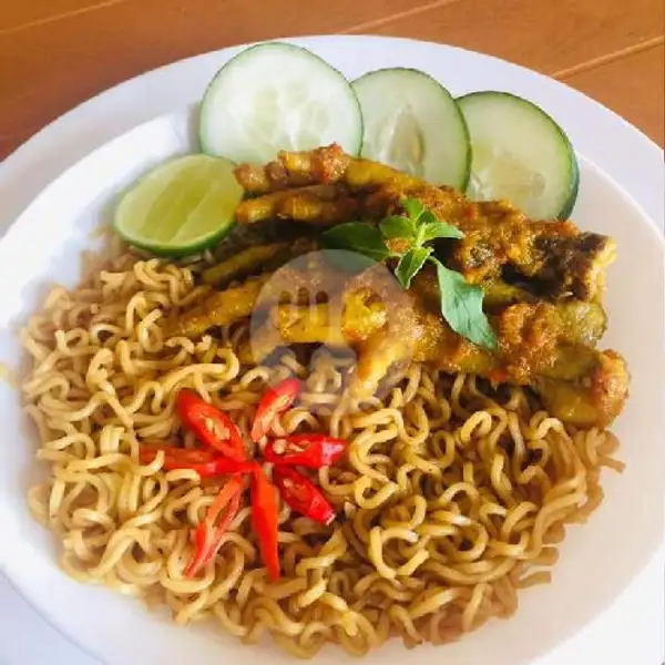 Indomie Telor+Sosis | Dapur Maharani, Kenjeran