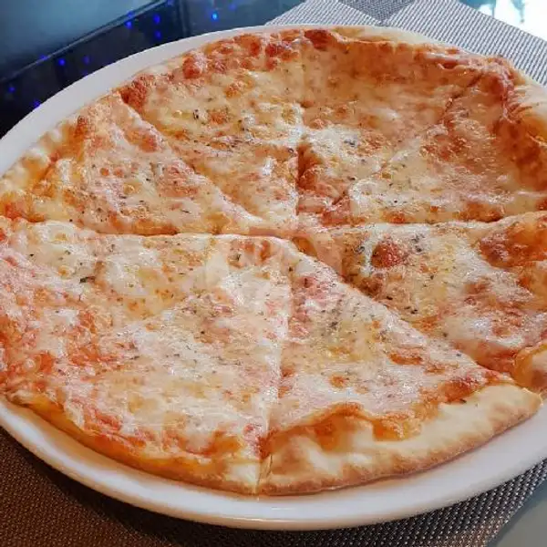 Marghrita Pizza (28cm) | Oregano Kitchen, Canggu