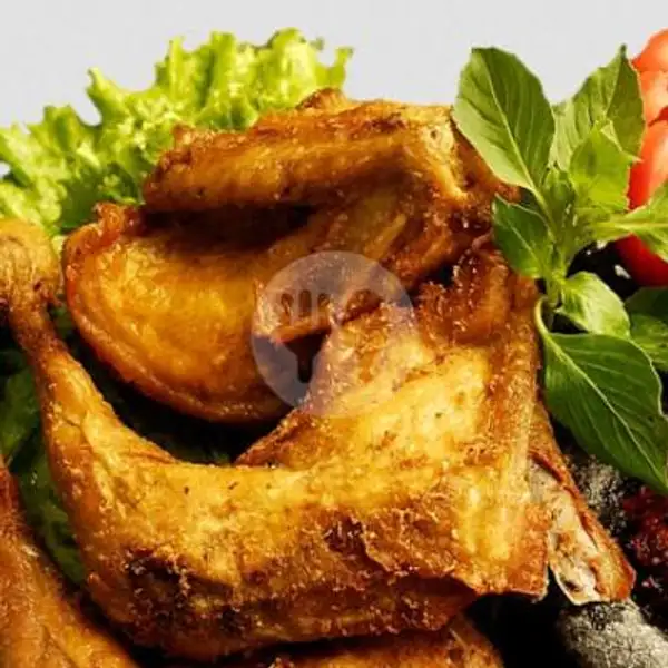 Nasi Lalapan Ayam Porsi Jumbo | Nasgor dan Lalapan Super Nabila, Denpasar