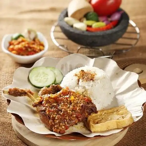 Bebek Goreng Jumbo + Nasi | Ayam Goreng Nelongso, Mastrip Madiun
