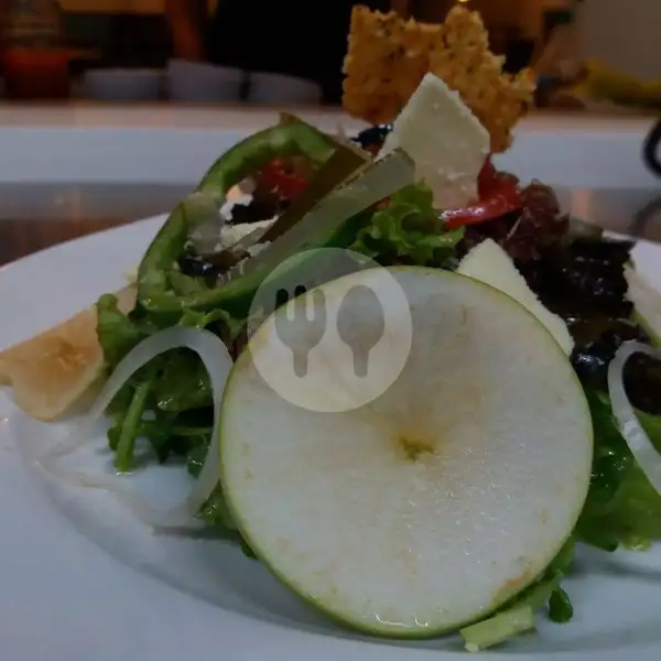 Green Garden Salad | Almond Bakery Café Resto & Dessert, Mayjend Sutoyo