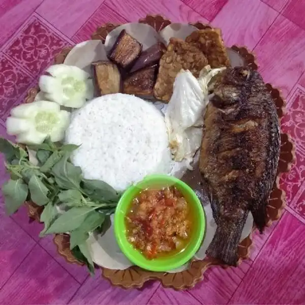 Nila Goreng Kremes Lalapan + Nasi | Rumah Makan Raja Rasa Berlian