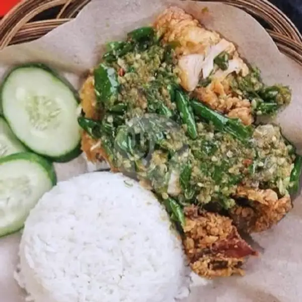 Paket Hemat Ayam Geprek Sambal Hijau | Dapoer Yunies Mama Dika, Nini Laundre Kiloan