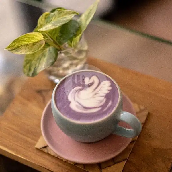 Hot Taro Latte | Gumi Cookies, Denpasar