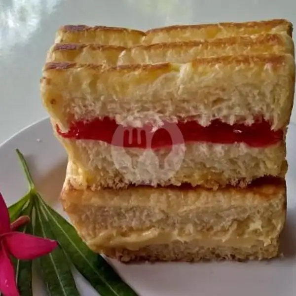 Strawberry - Vanilla | Roti Bakar Dewata, Gunung Salak