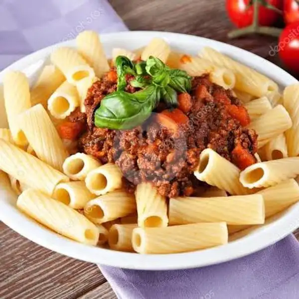 Macaroni Bolognese and Fries Free Es Teh | Cemilan Zhafran, Cengkareng