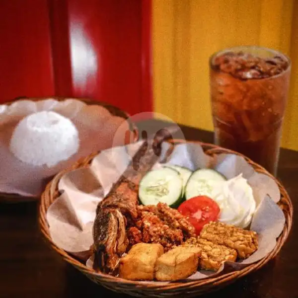 Paket Lele Goreng 1 | Ayam Gebuk Mak Ayam Sudirman, Denpasar