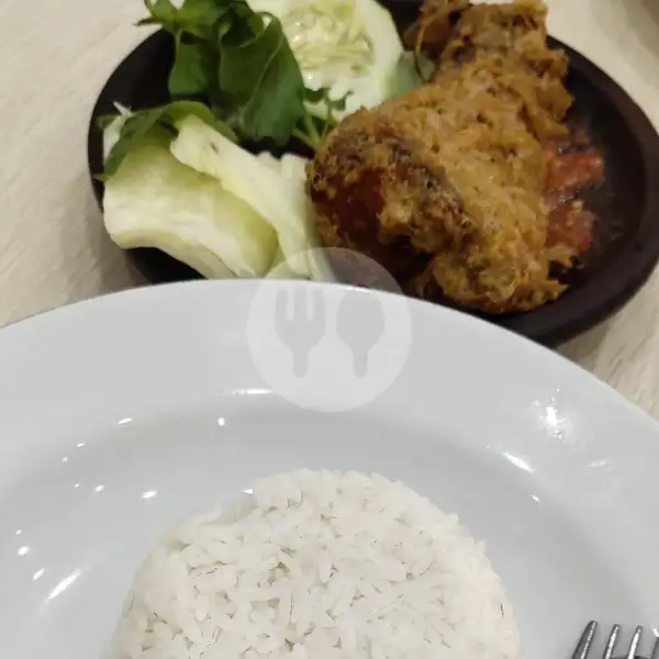 Nasi Penyetan Bandeng + Tahu Tempe Terong Sambel Dan Lalapan | Seafood Jontor Nia, Mulyorejo