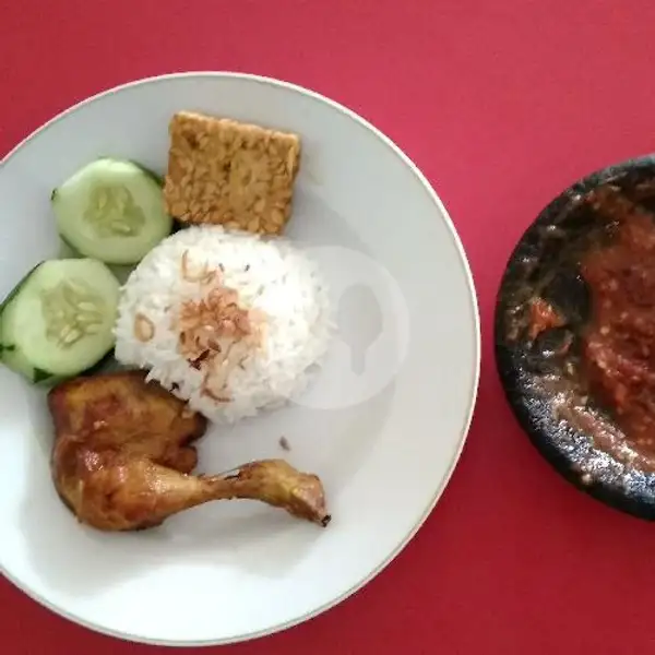 Nasi Ayam + Tempe Sambal Lalapan | Pangsit Mie Ayam, Ngantang