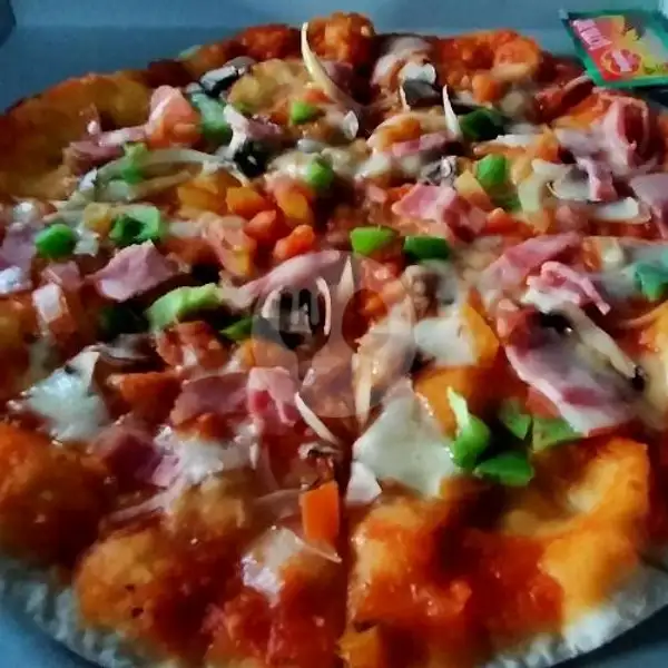 Ham n Bacon Pizza | Waroeng Bizza, Denpasar