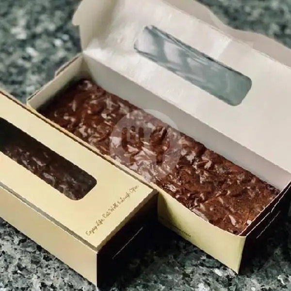Half Size Fudge Choco Brownies | Amour Cinnamon Rolls, Dharmahusads Indah