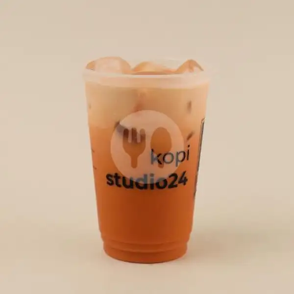 Medium Es Thai Tea | Kopi Studio 24, Soekarno Hatta