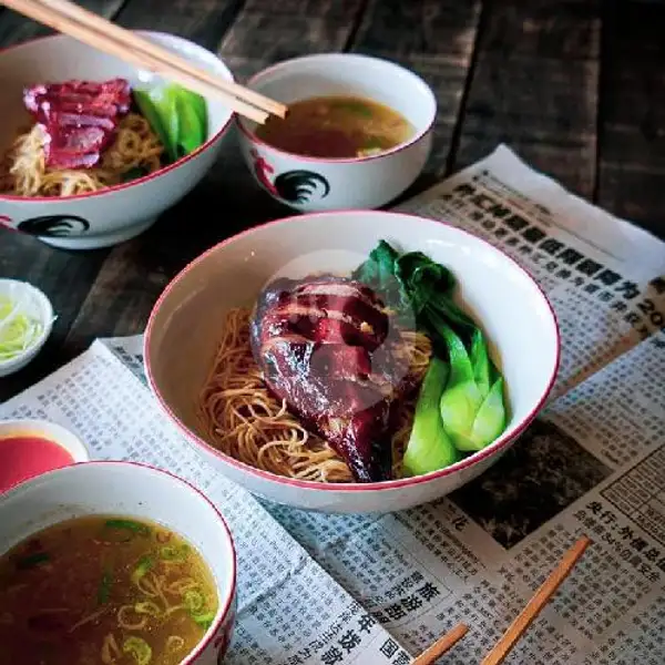 Noodle Soup With Roasted Duck | Halo Cafe (by Tiny Dumpling), Terusan Sutami