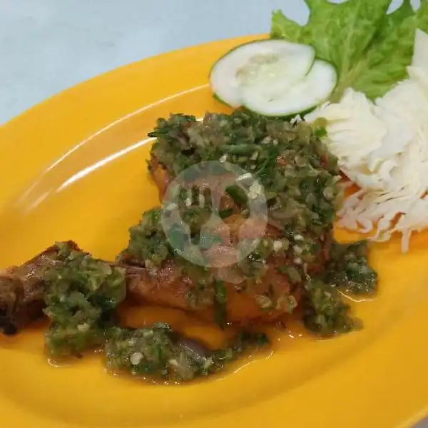 Ayam Cabe Hijau + Nasi | Ayam penyet kriuk, Dunia Foodcourt