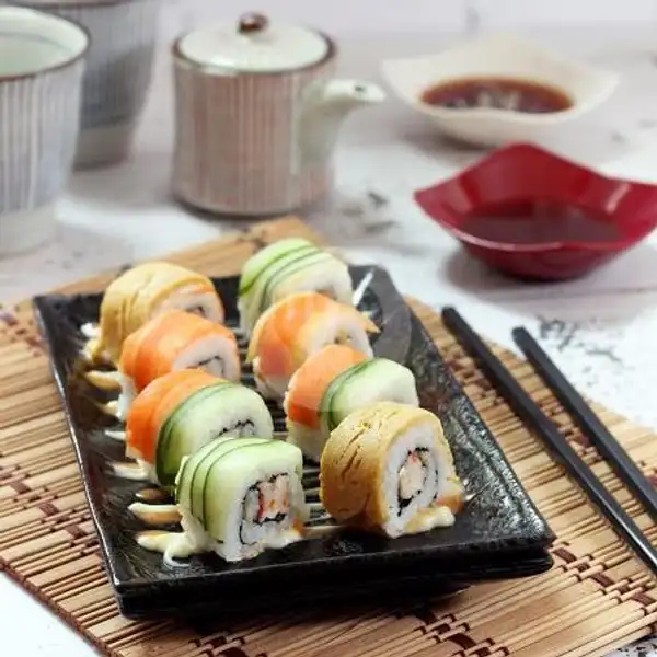 Rainbow Sushi | Moshi-Moshi Ramen, Klojen