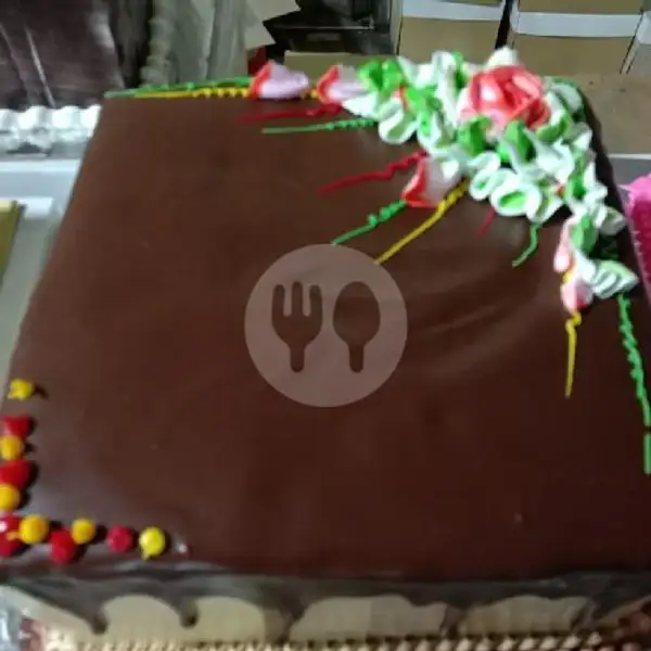 Kue Ulang Tahun Coklat Siram Kotak Ukuran 24 | ANEKA ULANG TAHUN TATA SULE