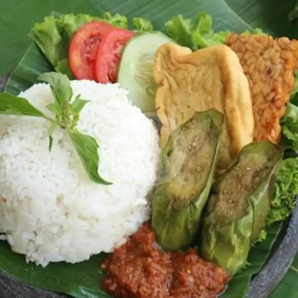 Tahu Tempe Terong + Nasi | Lalapan Cak Hendri, Denpasar