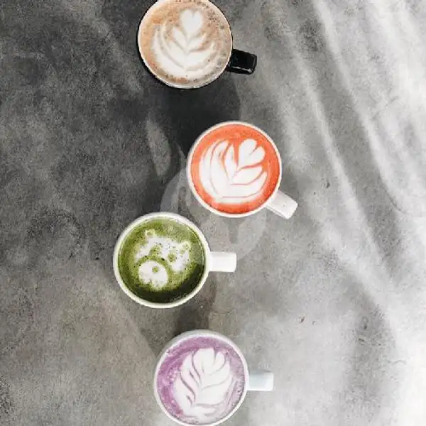 Hot Red Velvet Latte | Hanaka Coffee, Pulau Komodo