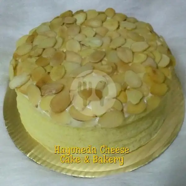 Cheesecake Extra Almond | Hayuneda Cheese Cake & Bakery, Babakan Surabaya