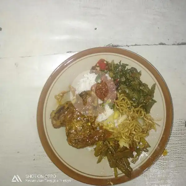 Nasi Campur Ayam Panggang | Warung Mak'e, Kendangsari