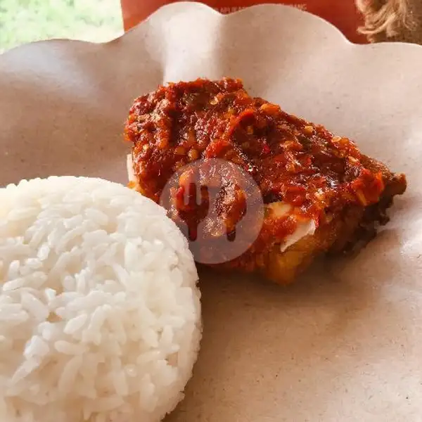 Ayam Penyet Merah + Nasi | Ayam Geprek Kedai Mikes, Cihanjuang